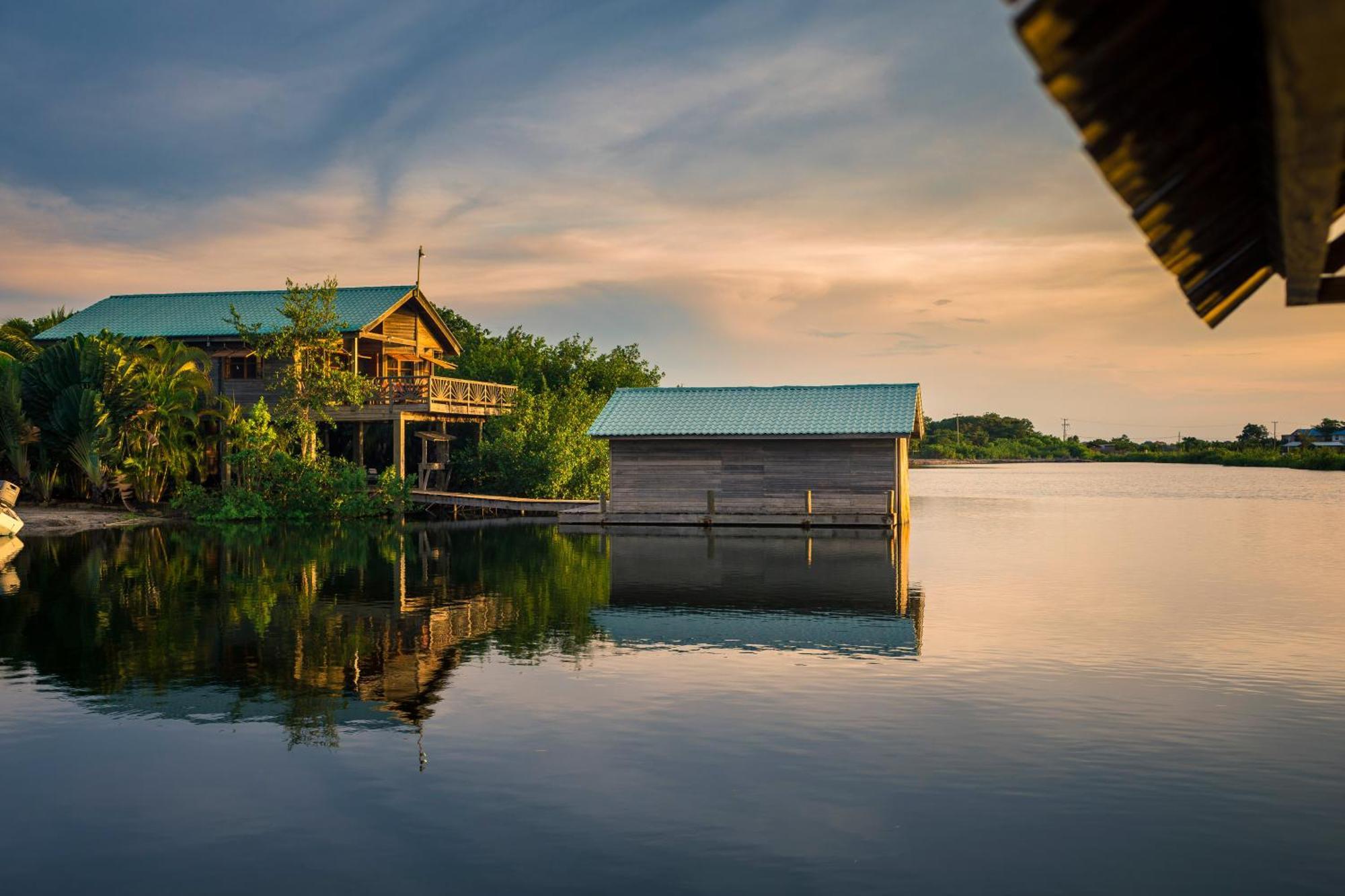 Turtle Inn By Francis Ford Coppola Placencia Bagian luar foto