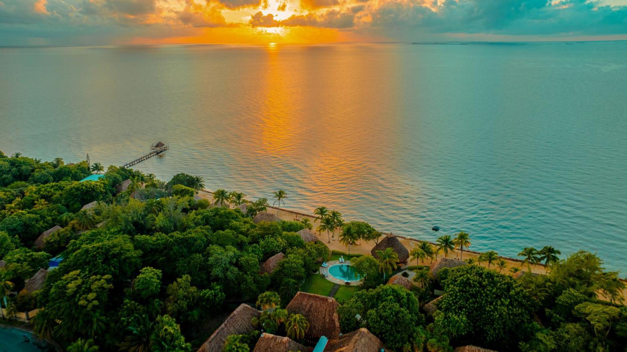 Turtle Inn By Francis Ford Coppola Placencia Bagian luar foto